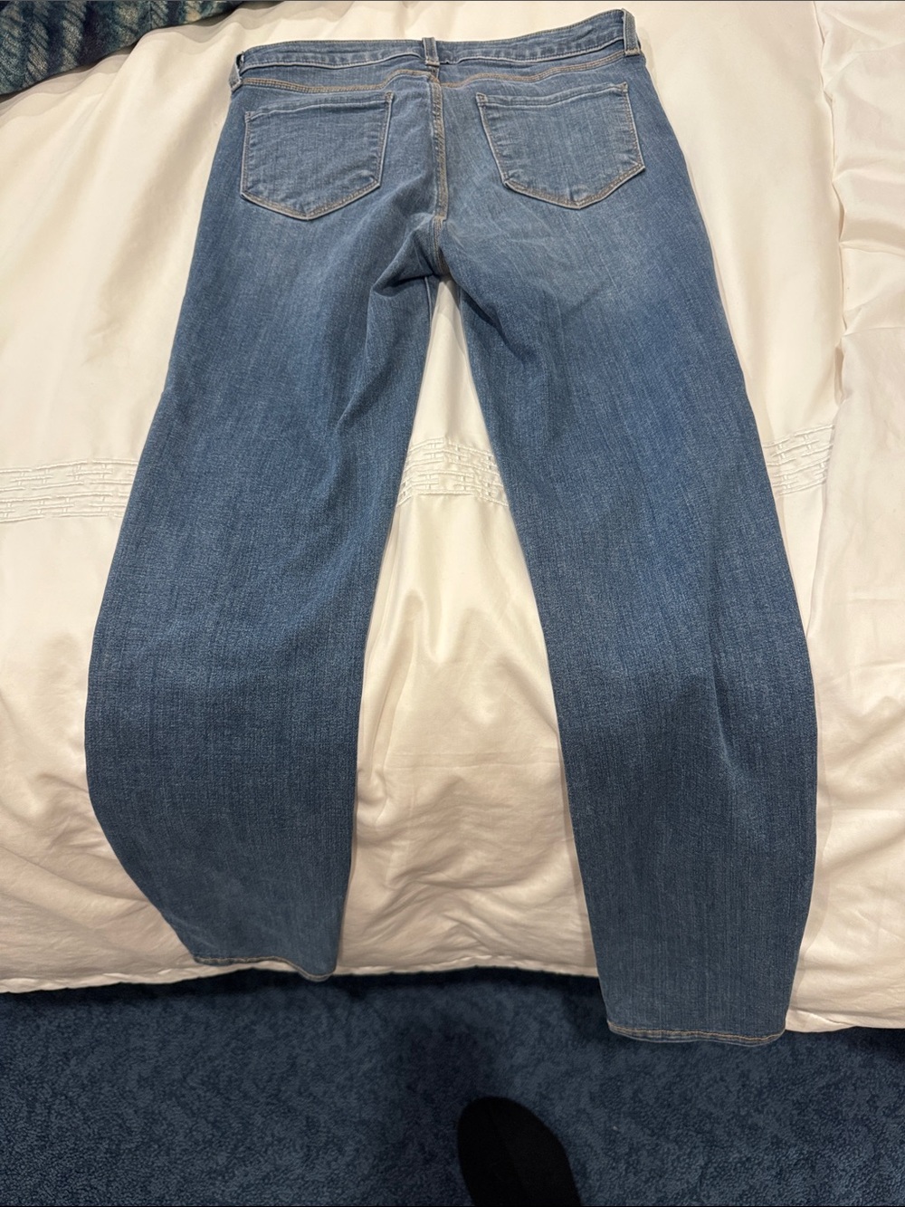 L’Agence Margot Skinny Jeans in Faded Blue Wash - Picture 3 of 3